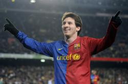 开云体育在线-沙特金元风暴对决尤文铁壁，楚阿梅尼数据爆炸背后的足球资本新战争