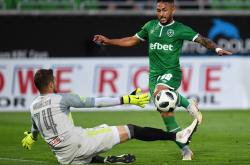 开云下载-尤文图斯主场大胜，势头不减欧战资格有望