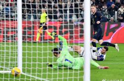 开云APP-尤文图斯主场胜罗马，重登积分榜榜首