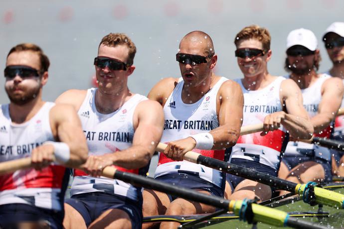 新西兰赛艇运动员领先赢得金牌