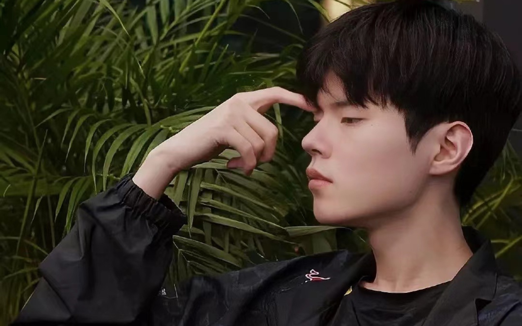 T1翻盘EDG，Deft打出惊人五杀激烈交锋半决赛，成为赛场最大亮点