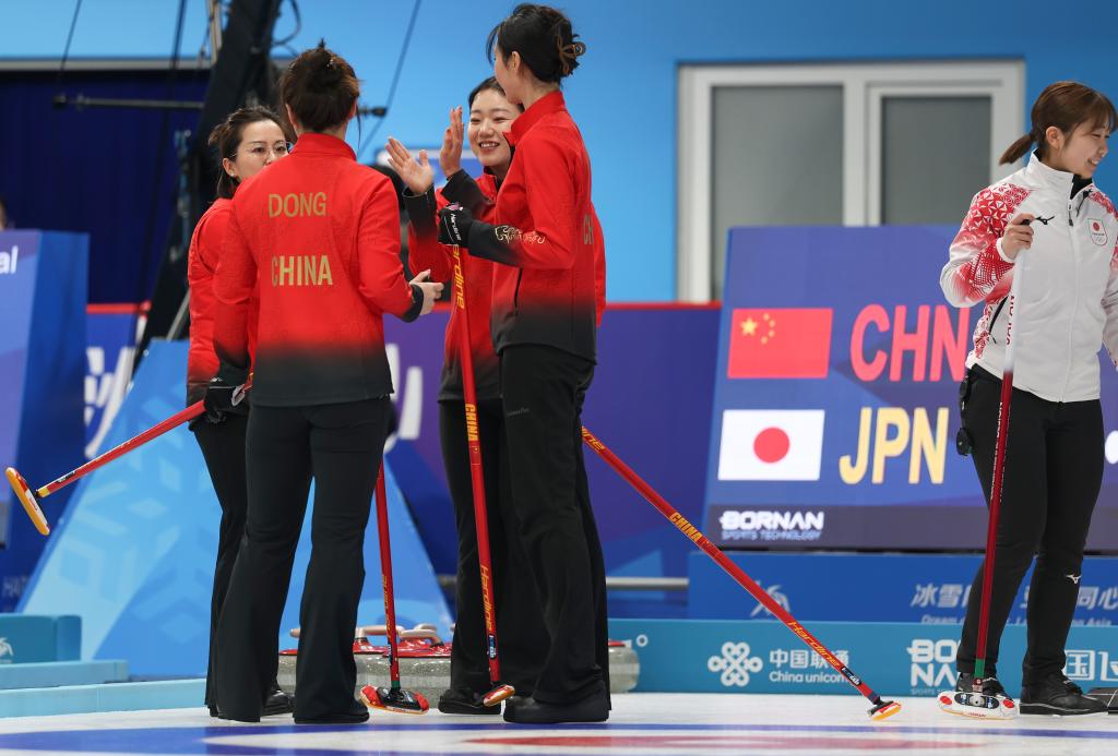 乌克兰队大胜哈萨克斯坦队,晋级希望渺茫 乌克兰队大胜哈萨克斯坦队,晋级希望渺茫