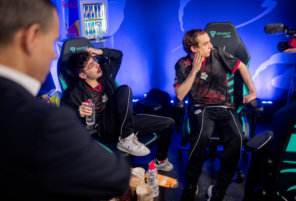 RNG轻取FPX，Hanssama操刀奇招英雄翻盘强强对话半决赛，让粉丝疯狂欢呼的简单介绍