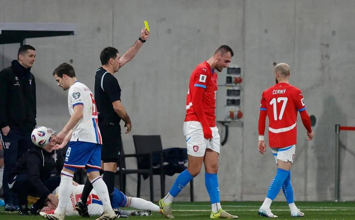 捷克队客场取胜，重返胜利之路