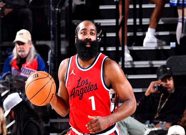 关于青岛队鏖战湖人,米切尔统治全场的信息 关于青岛队鏖战湖人,米切尔统治全场的信息