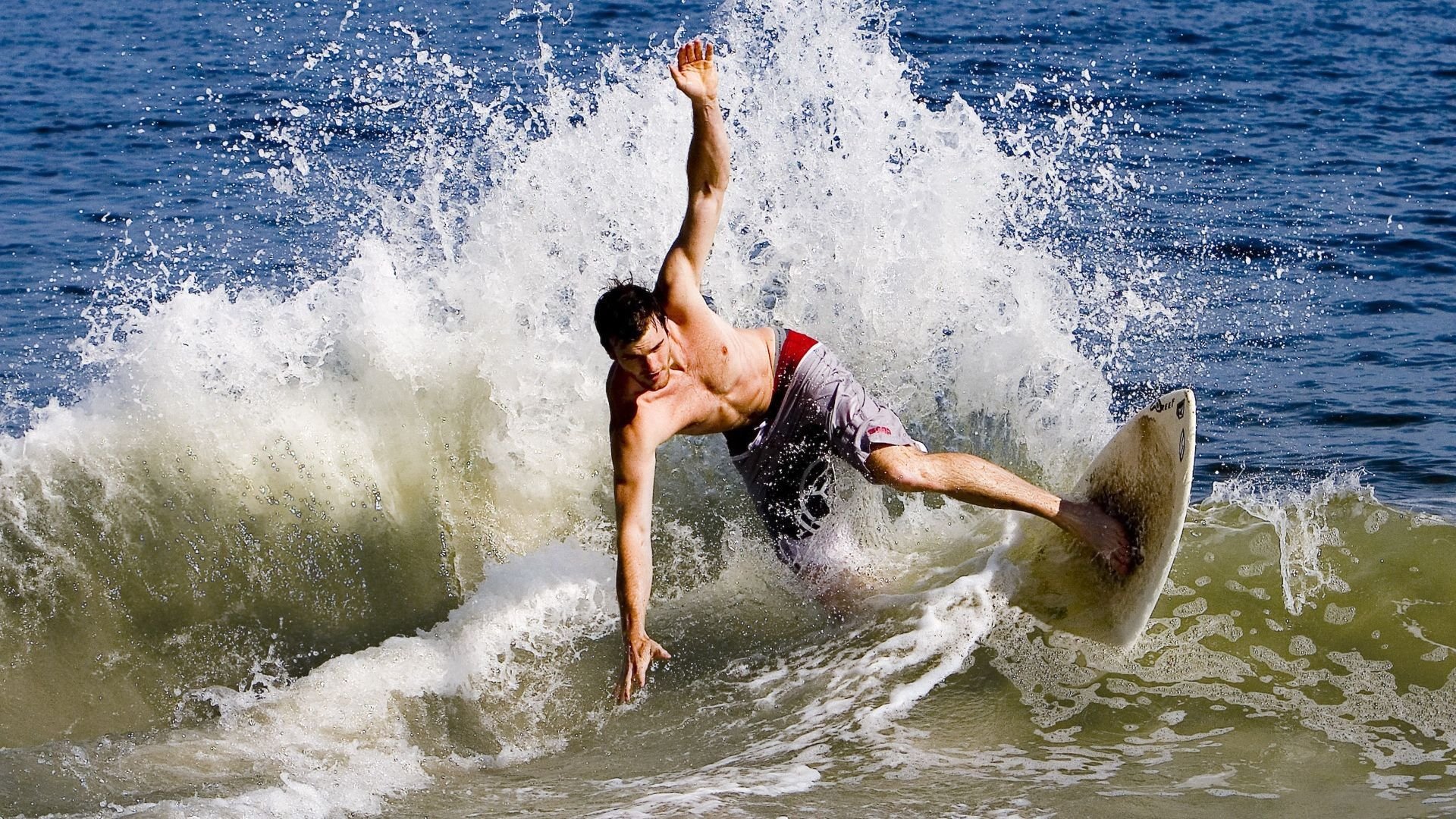 梦境对决，北京首钢勇闯密尔沃基，恩比德轰下62分生涯之夜