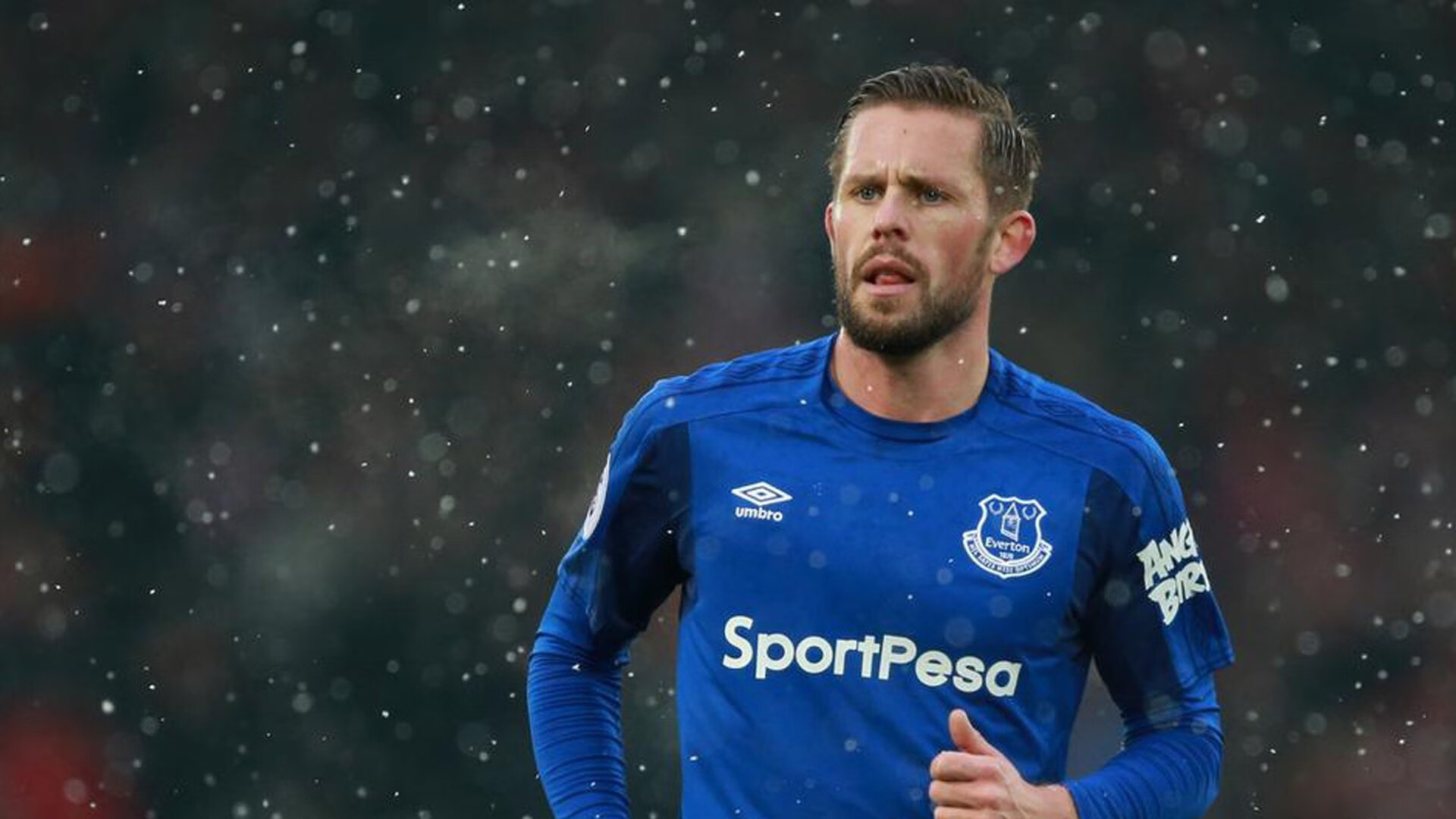 足球之夜诞生唯一英雄,后卫绝杀改写世界杯历史