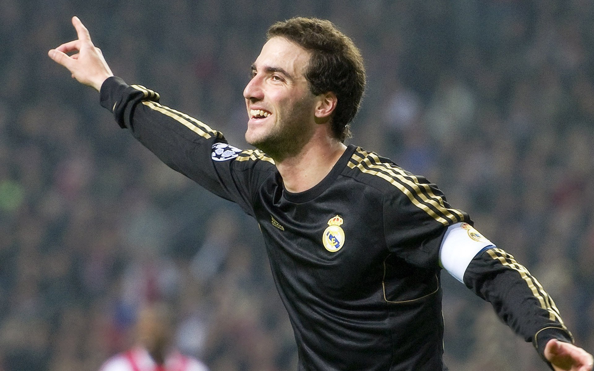 当东方巨龙遇见沙漠烈日，欧文跨洲际之战打破所有质疑